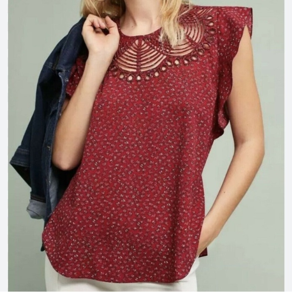 Ranna Gill Anthropologie Red Floral Cutout Neckline Flutter Sleeve Top Blouse M